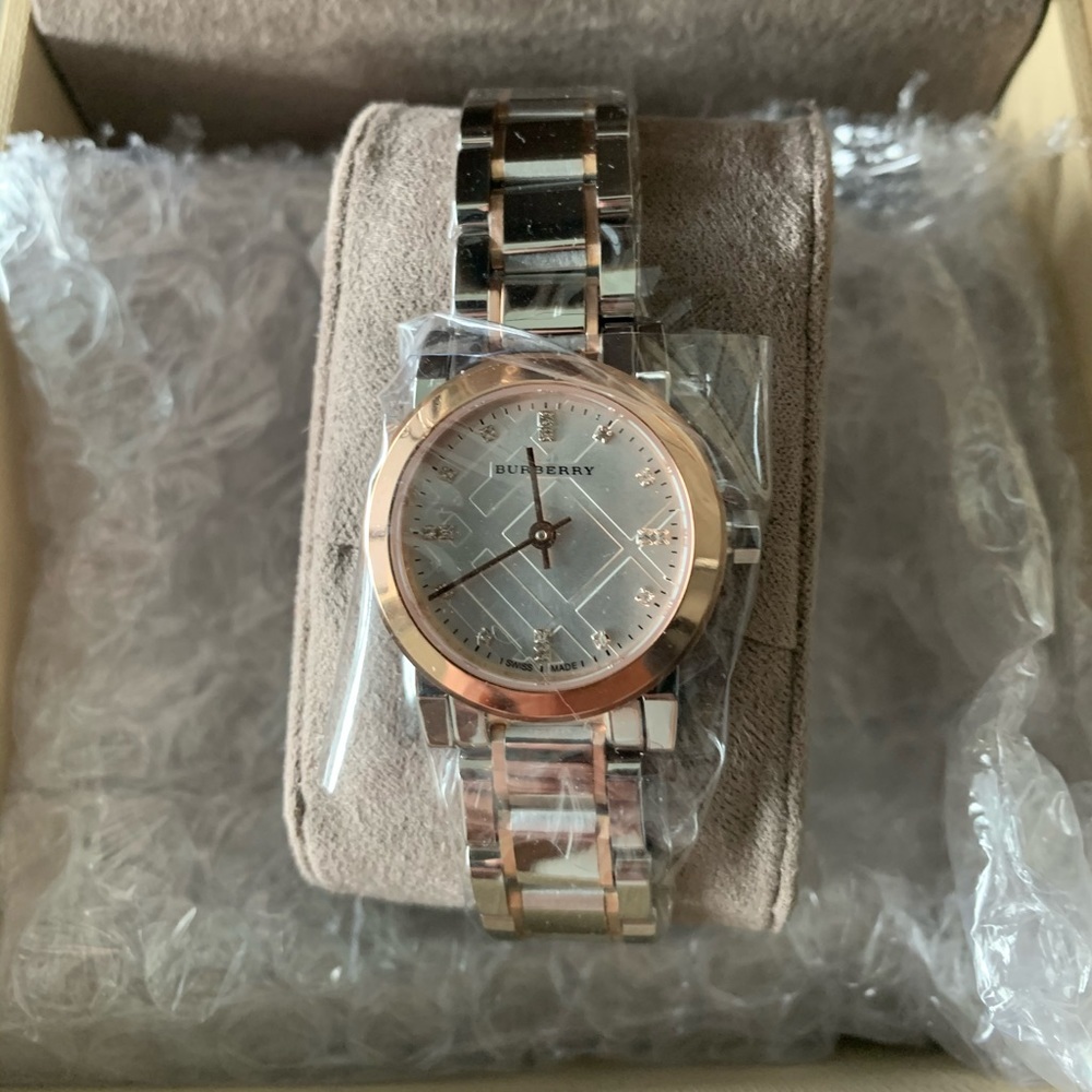Woman Burberry two tone watch
